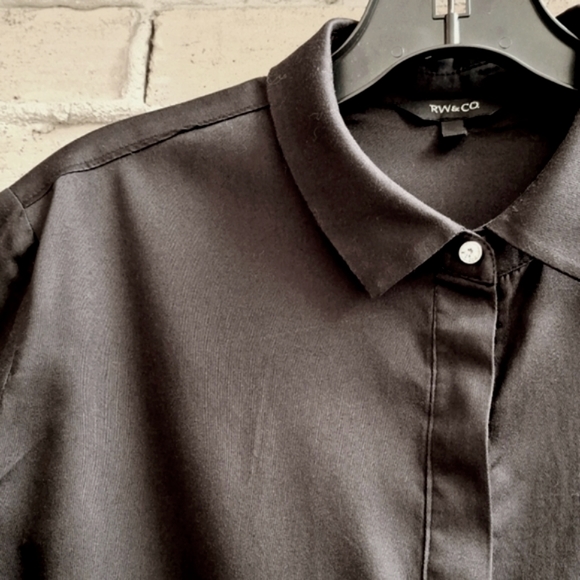 RW&CO Button Down Shirt - Picture 2 of 11